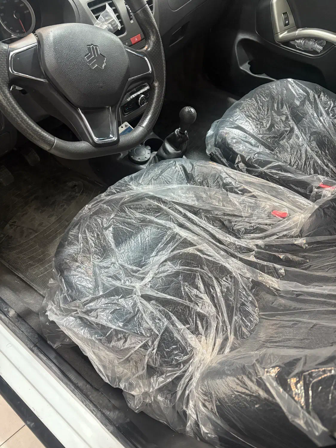 کوییک ار اس سفید مشکی صفر کیلومتر|خودرو سواری و وانت|یزد, |دیوار