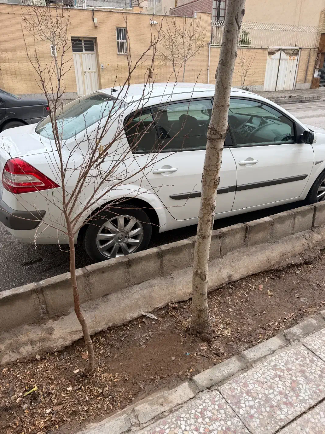 مگان ۲۰۰۰ اتوماتیک|خودرو سواری و وانت|کرمان, |دیوار