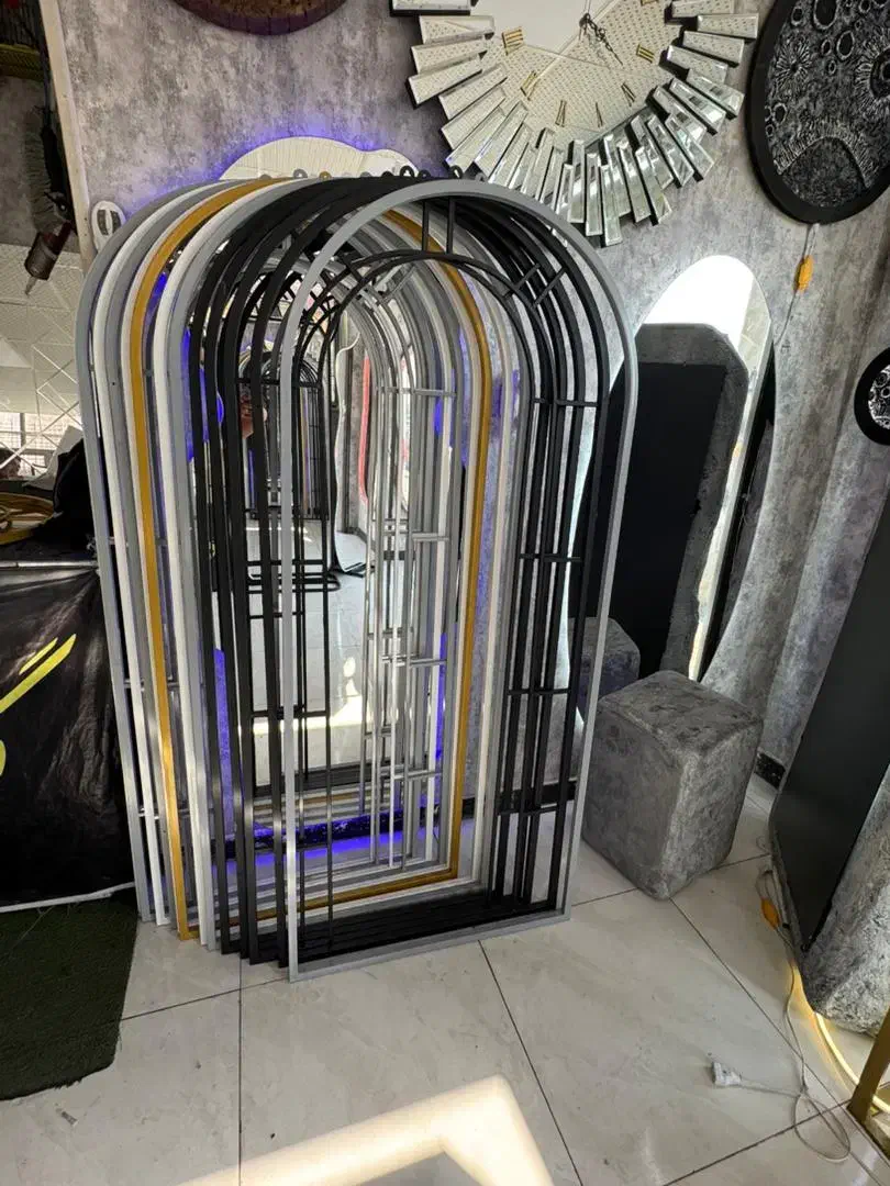 آینه قدی|آینه|اصفهان, باغ فردوس|دیوار