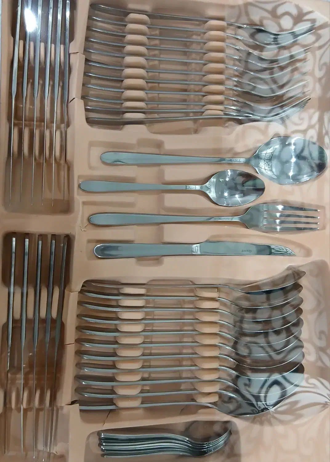 چمدان قاشق و چنگال|ظروف سرو و پذیرایی|سنندج, |دیوار