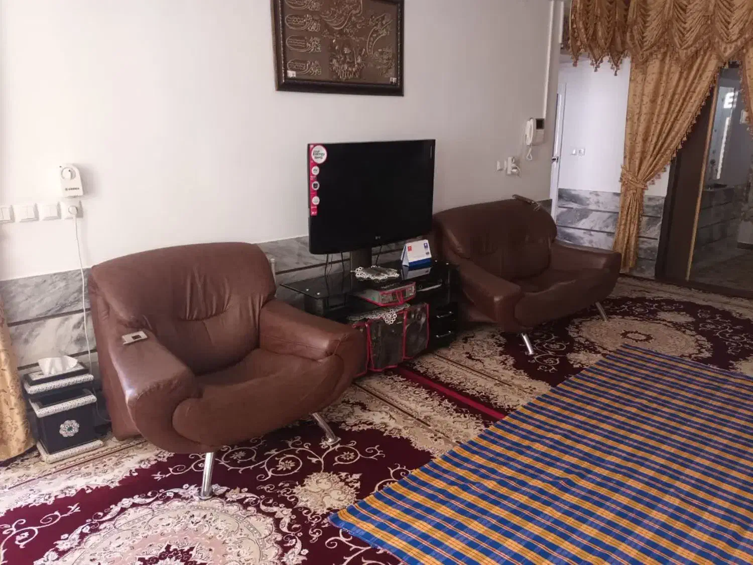 مبل|مبلمان خانگی و میز عسلی|گناباد, |دیوار
