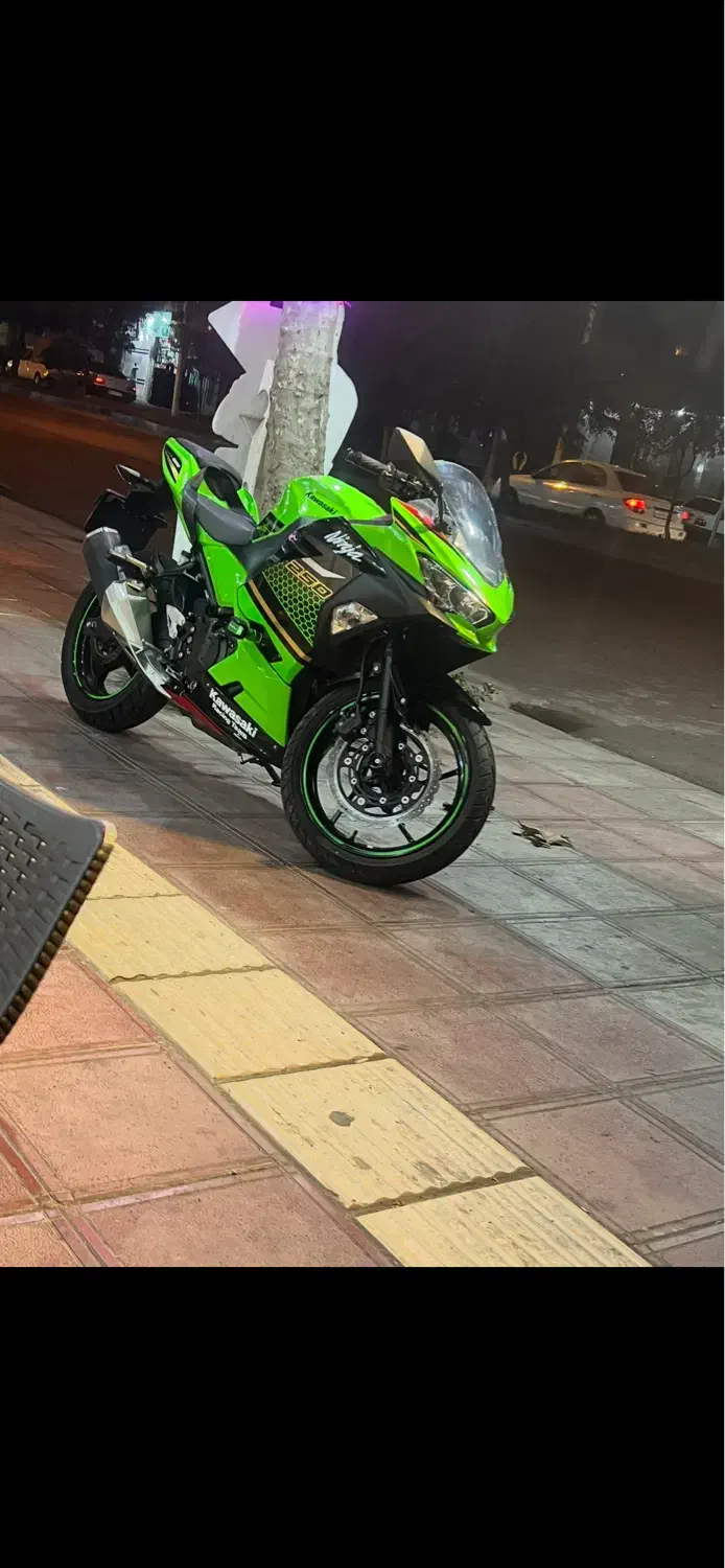 نینجا ۲۵۰ دو سیلندر در حد صفر|موتورسیکلت|رشت, پاستوریزه|دیوار