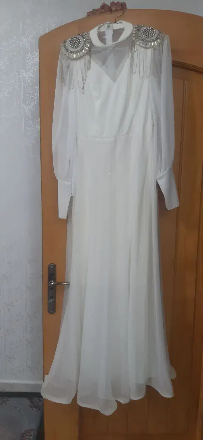 ماکسی بلند سفید|لباس|ابریشم, |دیوار