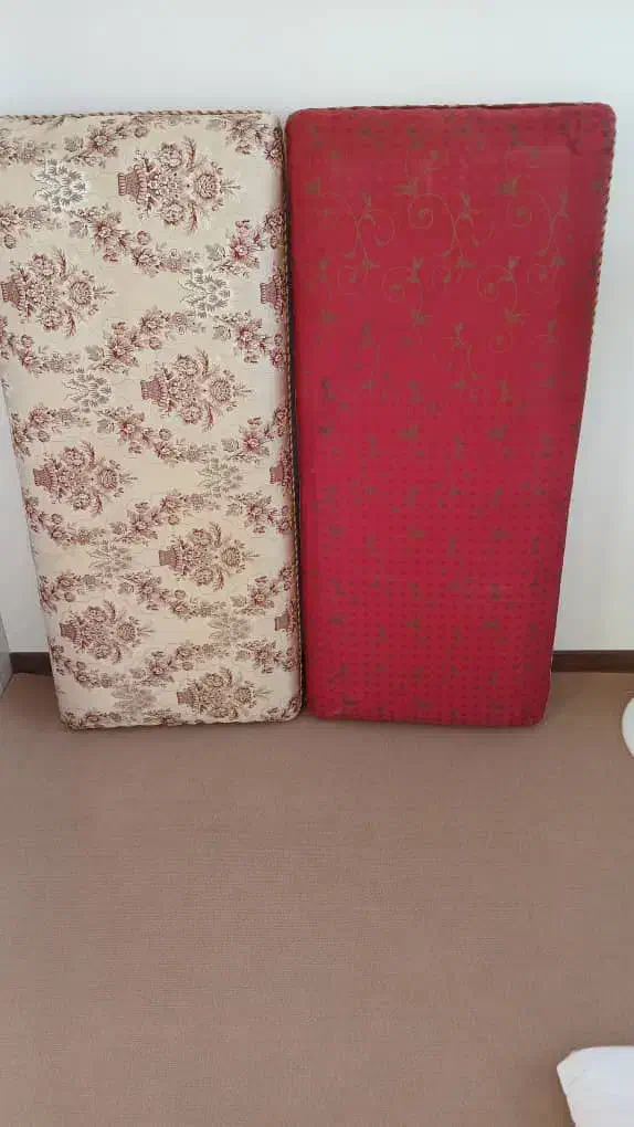 یک جفت پشتی درحد نو|پشتی|برخوار, |دیوار