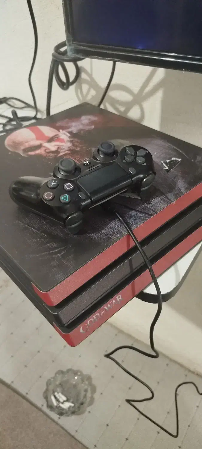 Ps4 pro پی اس چهار پرو|کنسول، بازی ویدئویی و آنلاین|پاوه, |دیوار