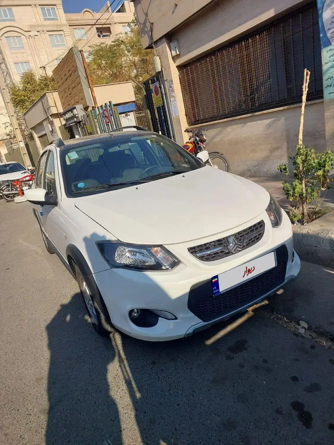 کوئیک R سفید مشکی|خودرو سواری و وانت|قرچک, مهدیه|دیوار