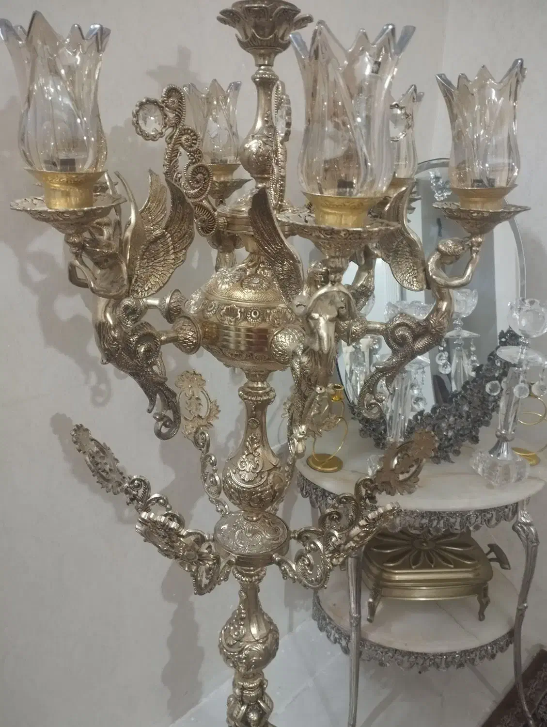 لوستر کنارسالنی فرشته طلای شمعدان بوهمیا میز خاطره|لوستر و چراغ آویز|مشهد, سرافرازان|دیوار