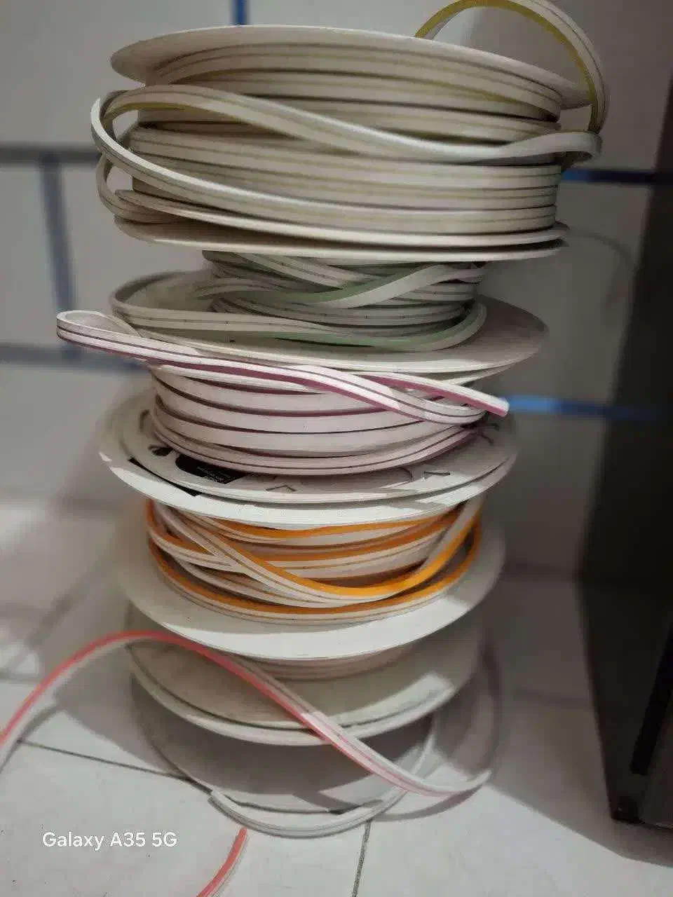 نعون|ریسه و چراغ تزئینی|ساوه, |دیوار