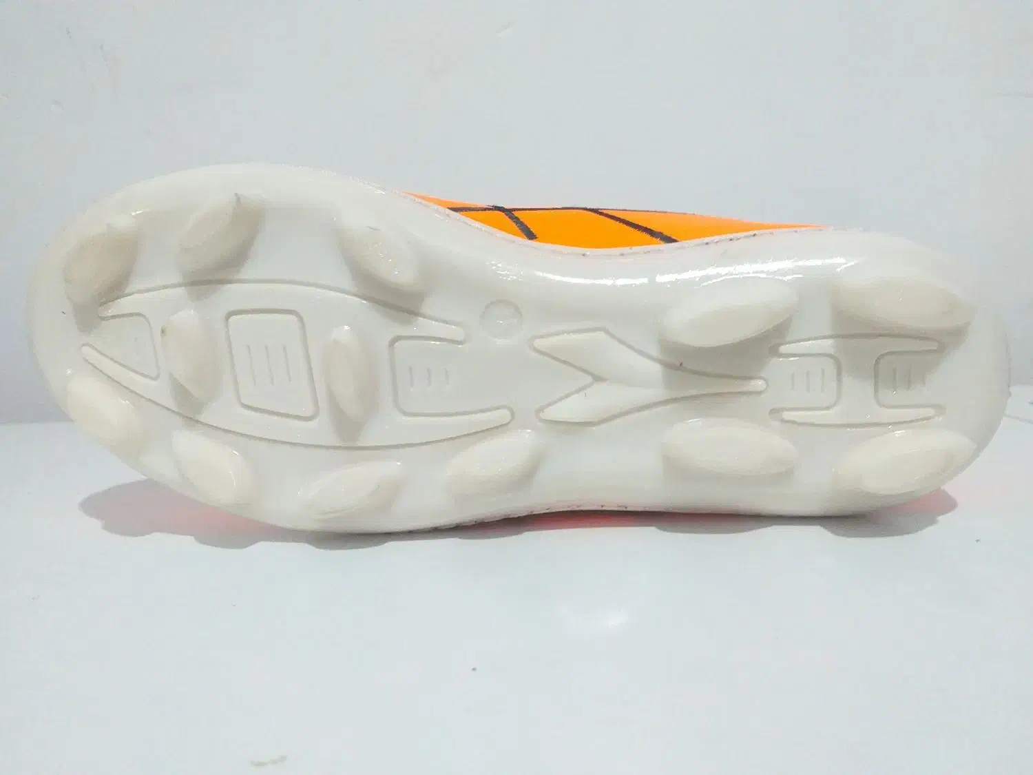 کفش چمنی|کیف، کفش، کمربند|اصفهان, دارک|دیوار