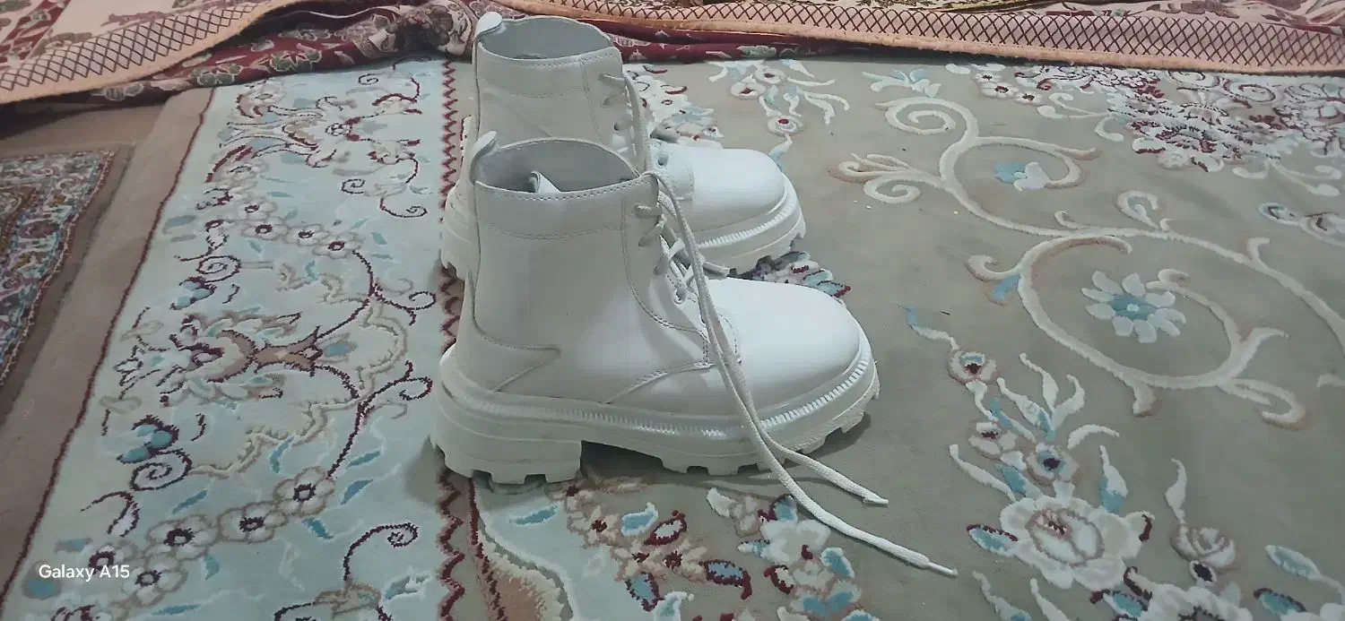 نیم بوت کرم|کیف، کفش، کمربند|مشکین‌دشت, |دیوار