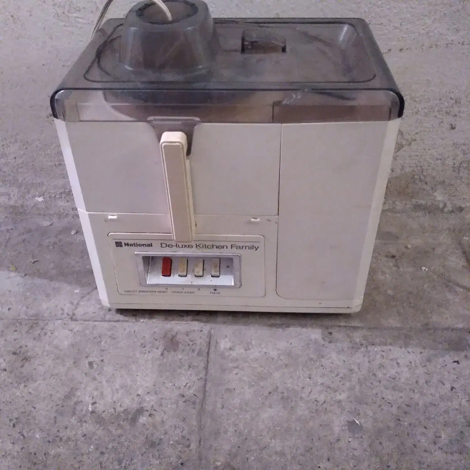 آبمیوه گیری ناسیونال|آبمیوه‌گیر و آب‌مرکبات‌گیر|تهران, وصفنارد|دیوار