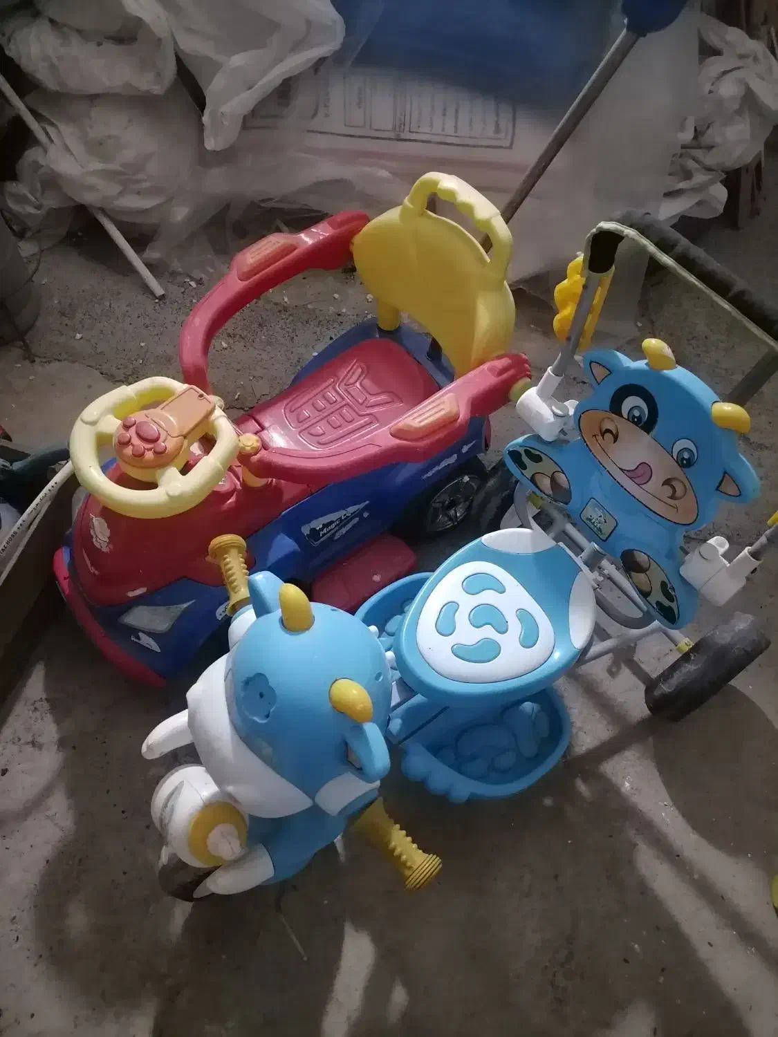 اسباب بازی سه چرخه|اسباب‌بازی بچه|آمل, |دیوار