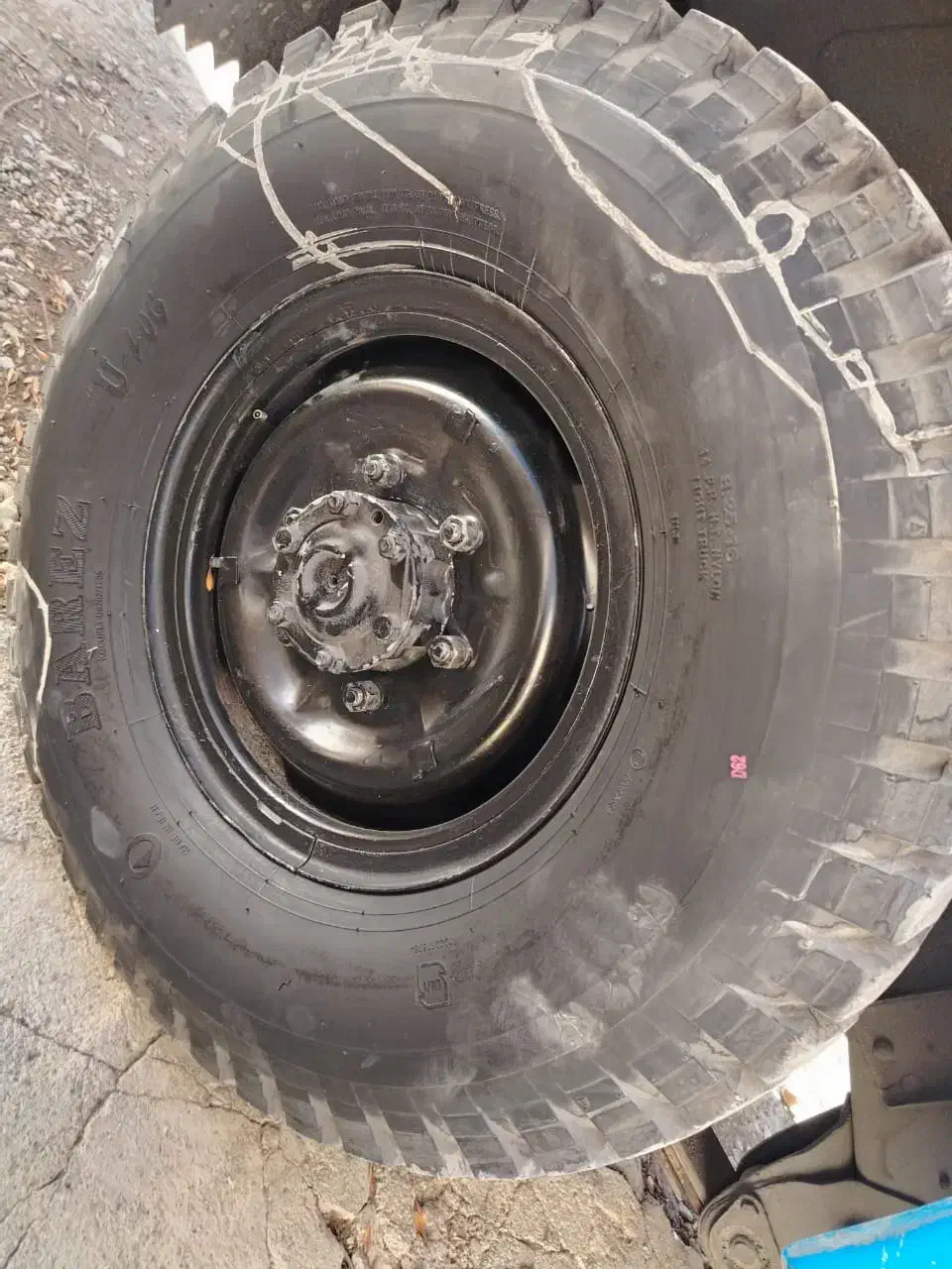 لاستیک نیسان خاوری ۸.۲۵|قطعات یدکی و لوازم جانبی|مبارکه, |دیوار