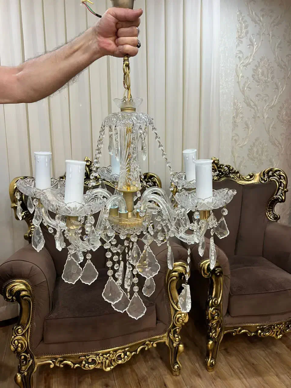 لوستر|لوستر و چراغ آویز|لاهیجان, گلستان|دیوار