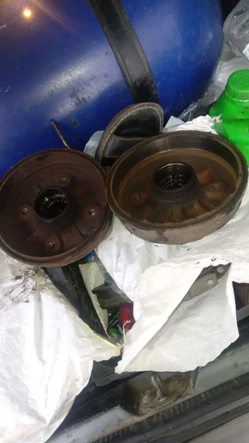 کاغذ و کتاب و دفتر. قوطی رانی. ظرف الومینیومی|حراج|رشت, سعدی (تختی)|دیوار