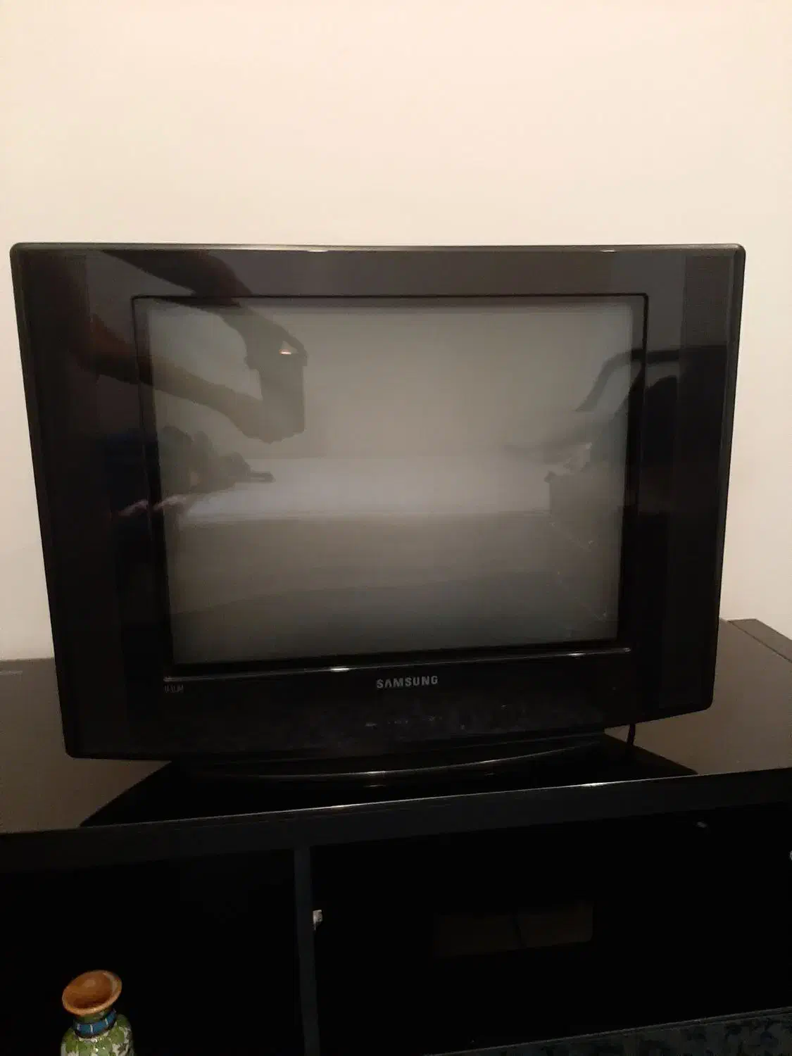 تلویزیون و میز چوبی خارجی|تلویزیون و پروژکتور|تهران, تهرانسر مرکزی|دیوار