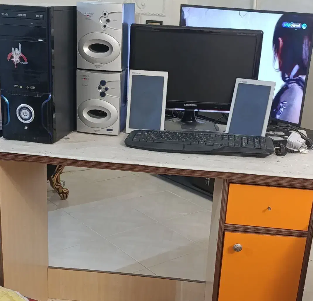 کامپیوتر سامسونگ فروش فوری میز تحریر هم موجوده|رایانه رومیزی|تهران, علم و صنعت|دیوار