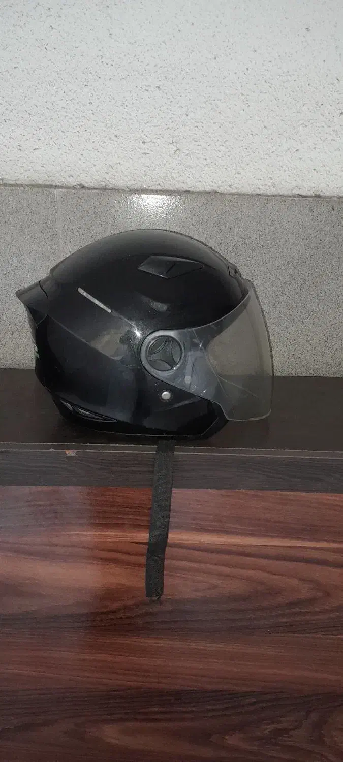 کلاه کاسکت موتور تمیز درحد....|قطعات یدکی و لوازم جانبی|رشت, بازار|دیوار