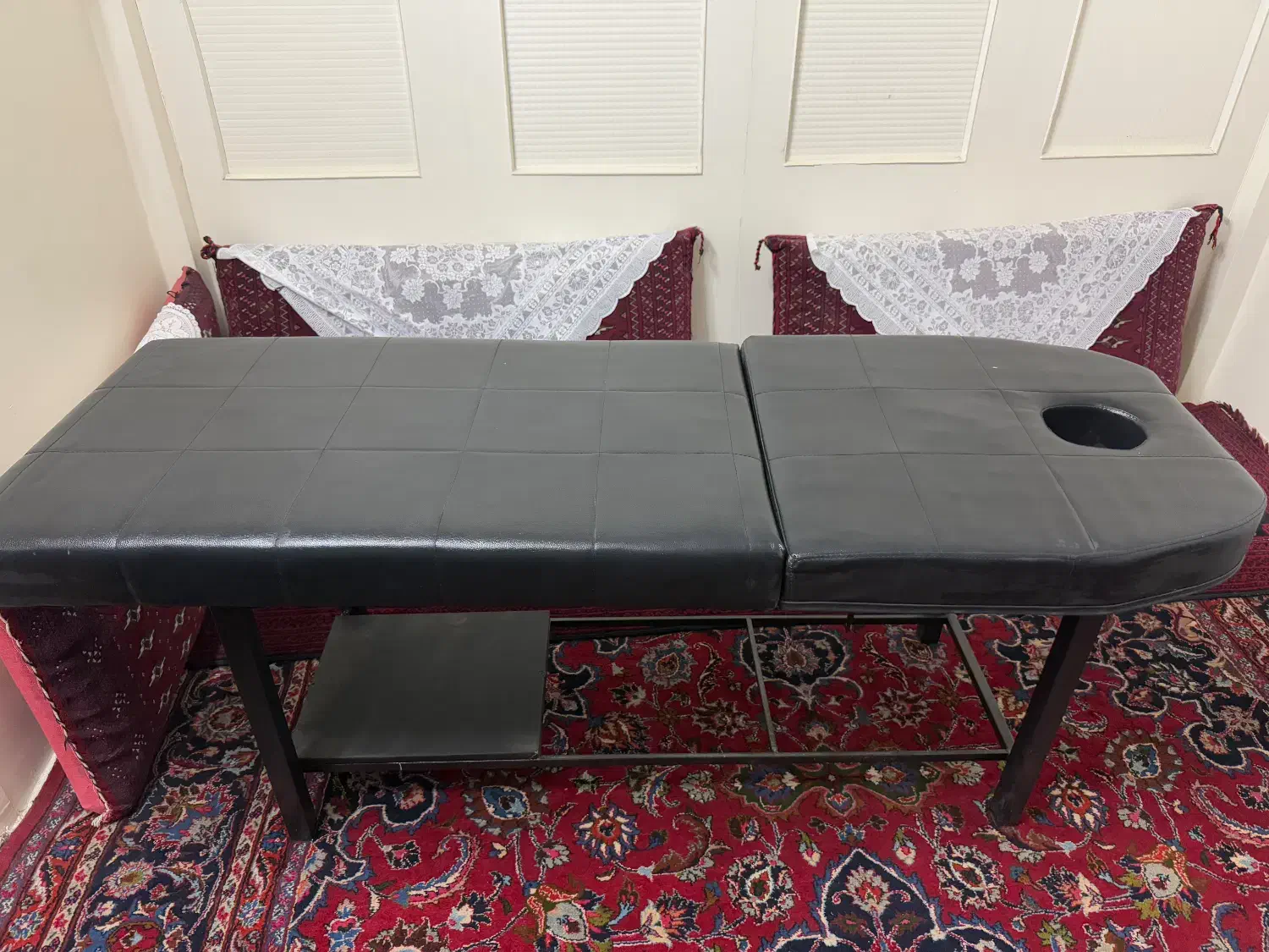 تخت مژه و‌ماساژ|آرایشگاه و سالن‌های زیبایی|مشهد, کوی پلیس|دیوار