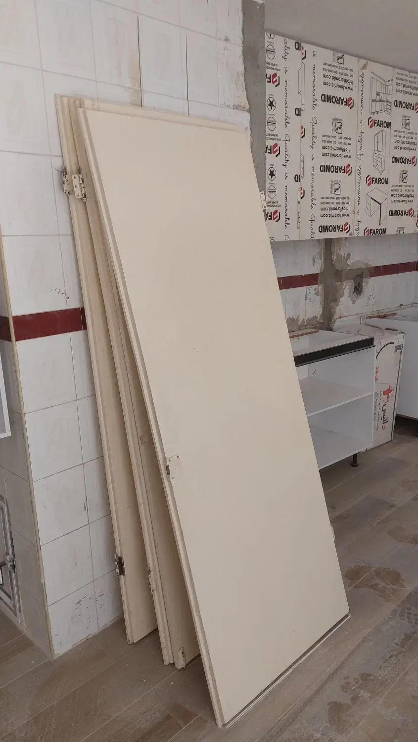 در کمد|جاکفشی، کمد، دراور|بابل, |دیوار