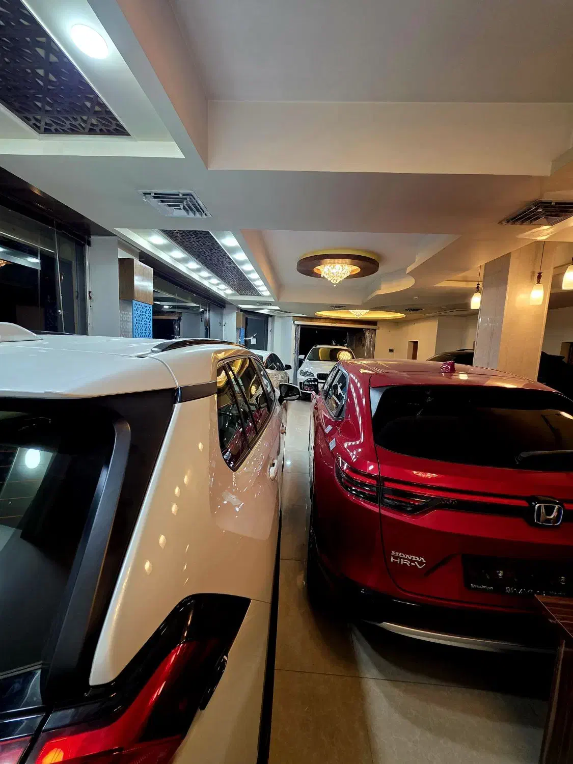 اجاره نمایشگاه ماشین بدون پول پیش|اجارهٔ مغازه و غرفه|اصفهان, بوستان کوهستانی صفه|دیوار