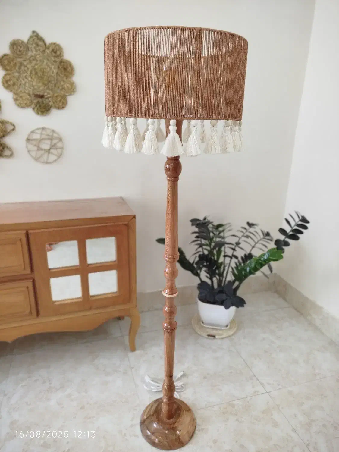 آباژور کنار سالنی و رومیزی پایه چوبی|چراغ خواب و آباژور|تهران, جی|دیوار