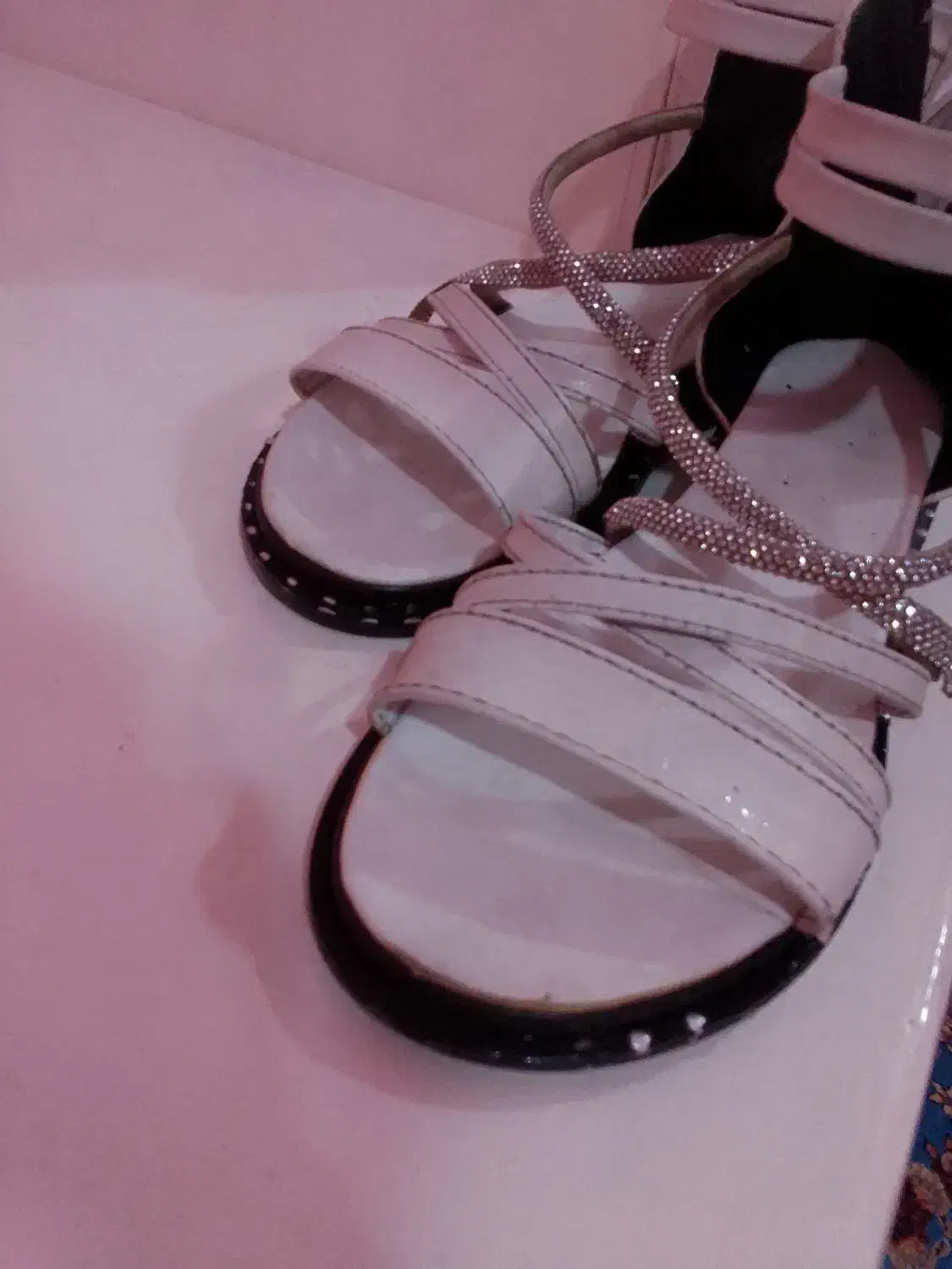 صندل سفید|کیف، کفش، کمربند|دوگنبدان, |دیوار