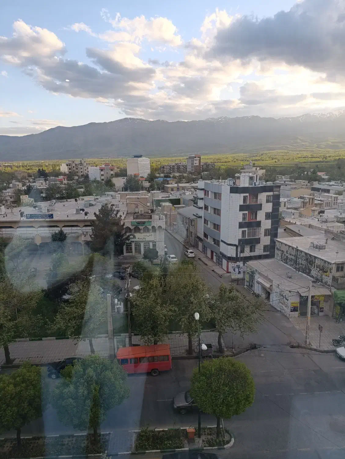 پیش فروش ۸۰ متری پیچ مدرس|پیش‌فروش املاک|بروجرد, |دیوار