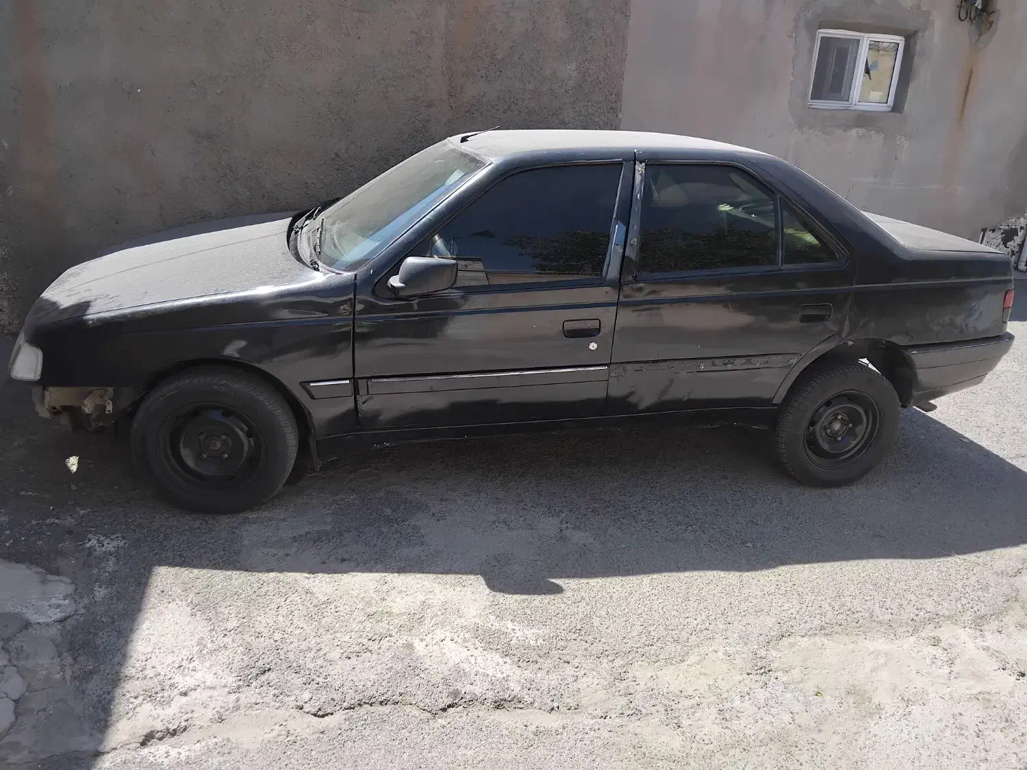 پژو ۴۰۵ دوهزار نیاز بع تعمیر|خودرو سواری و وانت|قروه, |دیوار