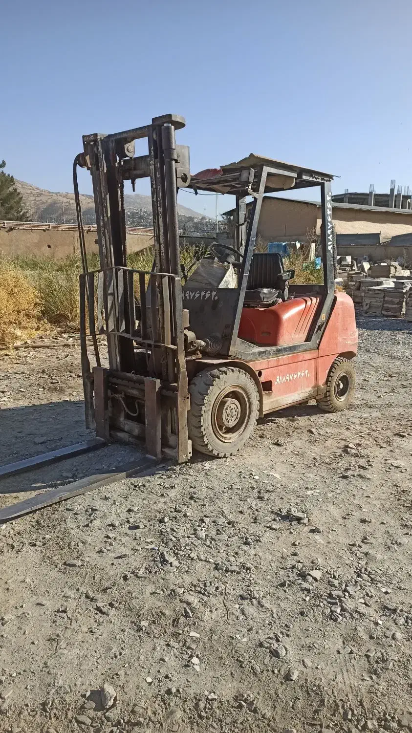 تخلیه بار  با  لیفتراک|خدمات حمل و نقل|مریوان, |دیوار