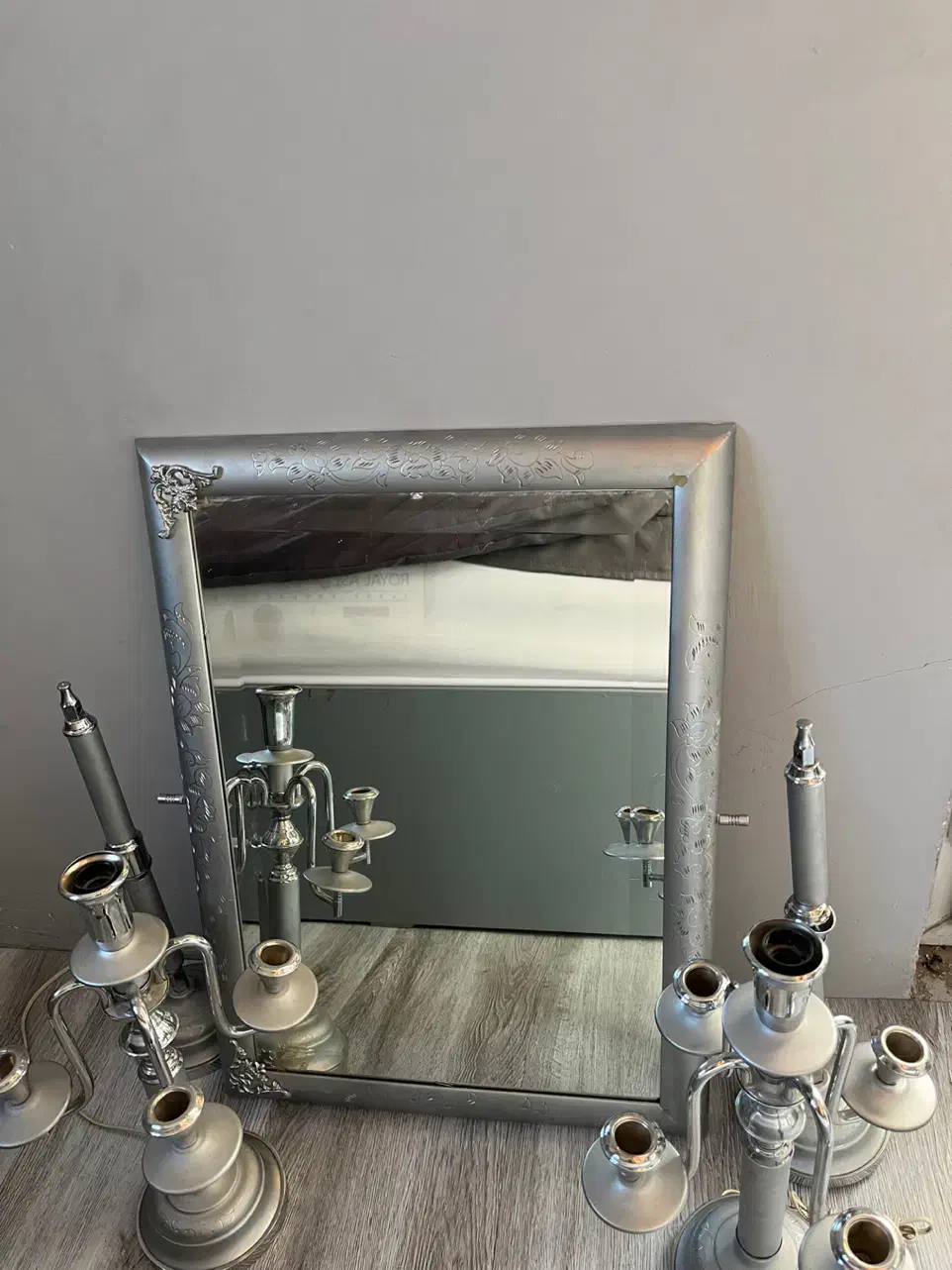 اینه و شمعدان|آینه|طرقبه, |دیوار