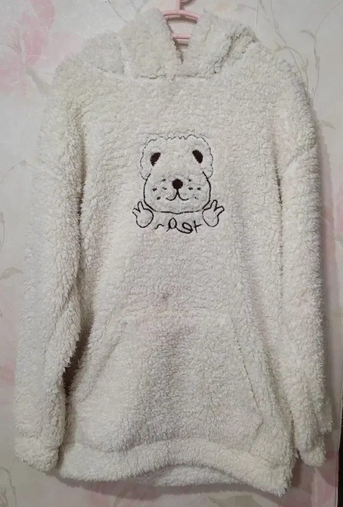 سویشرت تدی کلاهدار|لباس|قرچک, پویینک|دیوار