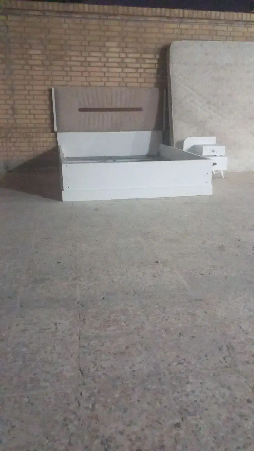 سرویس خواب ۲نفره.شامل .تخت.توشک.پاتختی|تخت و سرویس خواب|رامهرمز, |دیوار