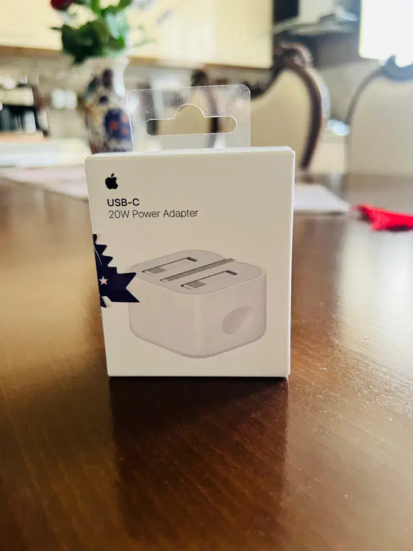 شارژر 20W اپل اصلی و شرکتی کاملا آکبند و نو|لوازم جانبی موبایل و تبلت|تهران, شاهین|دیوار