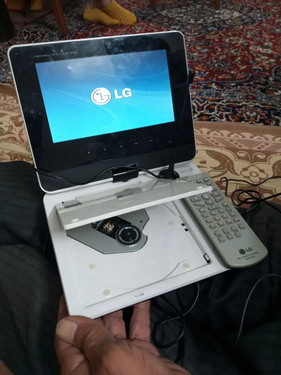 فروش فوری پلیر تلویزیون ال جی سی دی و وی وی دی|پخش‌کننده DVD و ویدیو|نیشابور, شهرک فرهنگیان|دیوار