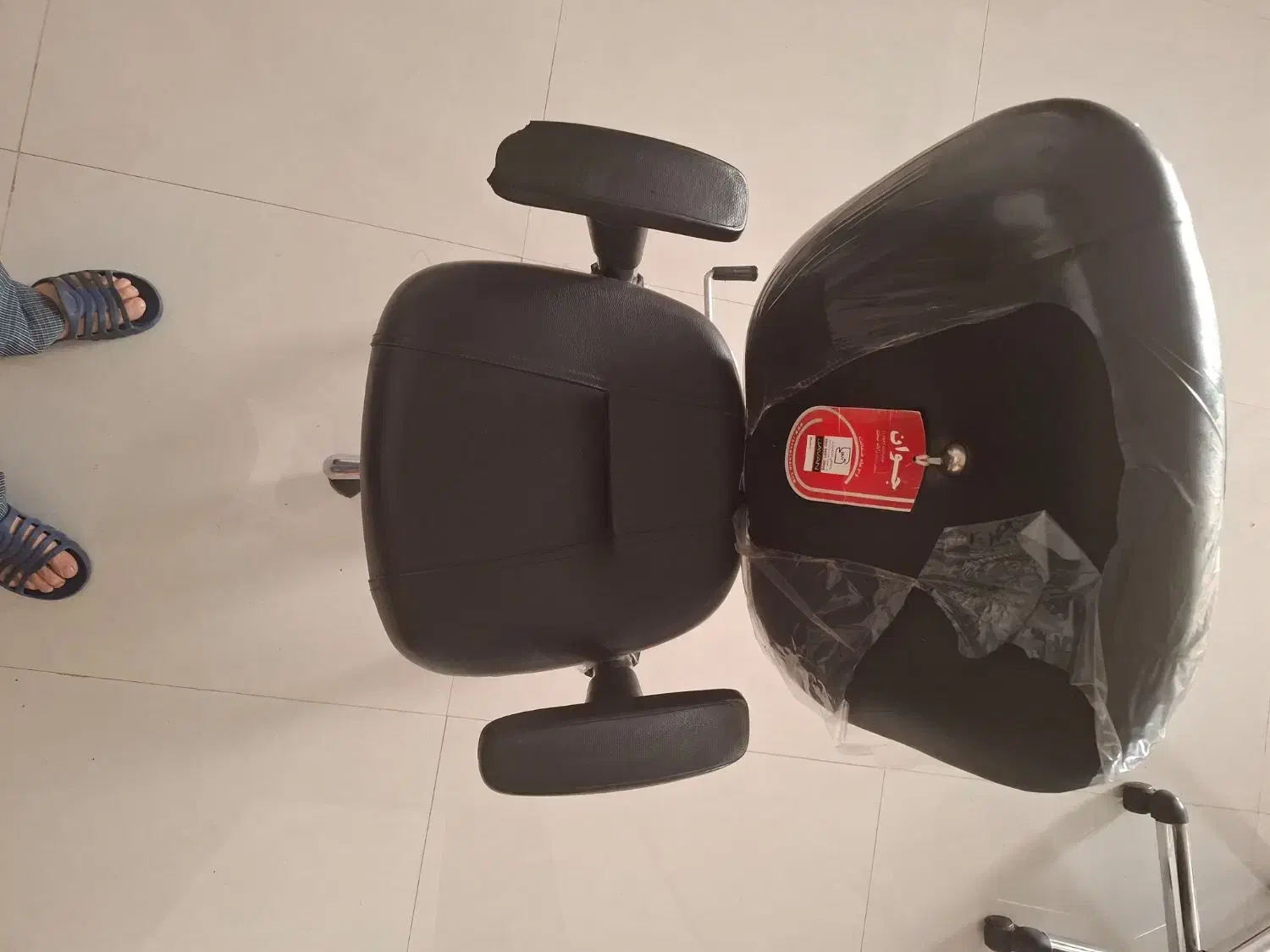 صندلی چرخدار و جک دار کاملا سالم|صندلی و نیمکت|شیراز, ستارخان|دیوار