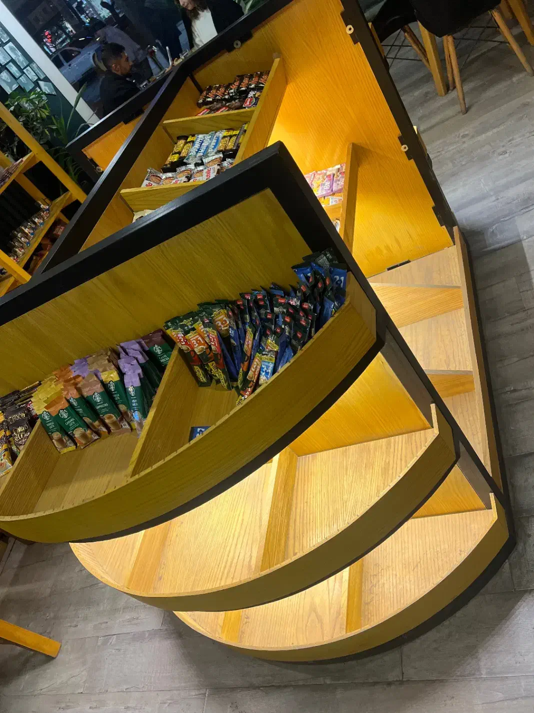 میز فروشگاهی چوبی با نور مخفی مناسب کافه و فروشگاه|فروشگاه و مغازه|قزوین, |دیوار