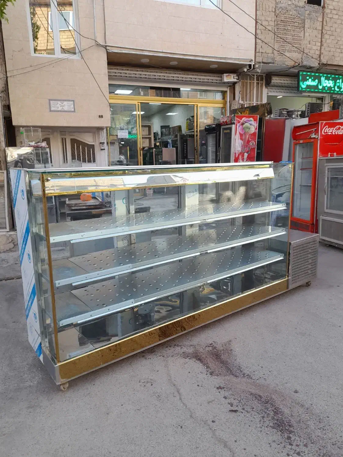 فریزر مکعبی 2.5متری ویترینی در حد نو|فروشگاه و مغازه|نسیمشهر, |دیوار