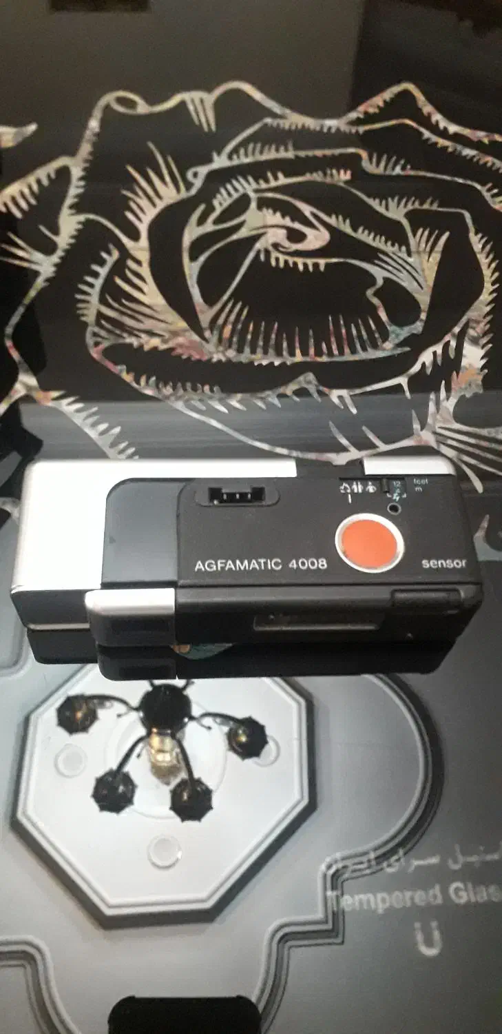 دوربین عکاسی|دوربین عکاسی و فیلم‌برداری|اندیشه, اندیشه فاز ۱|دیوار