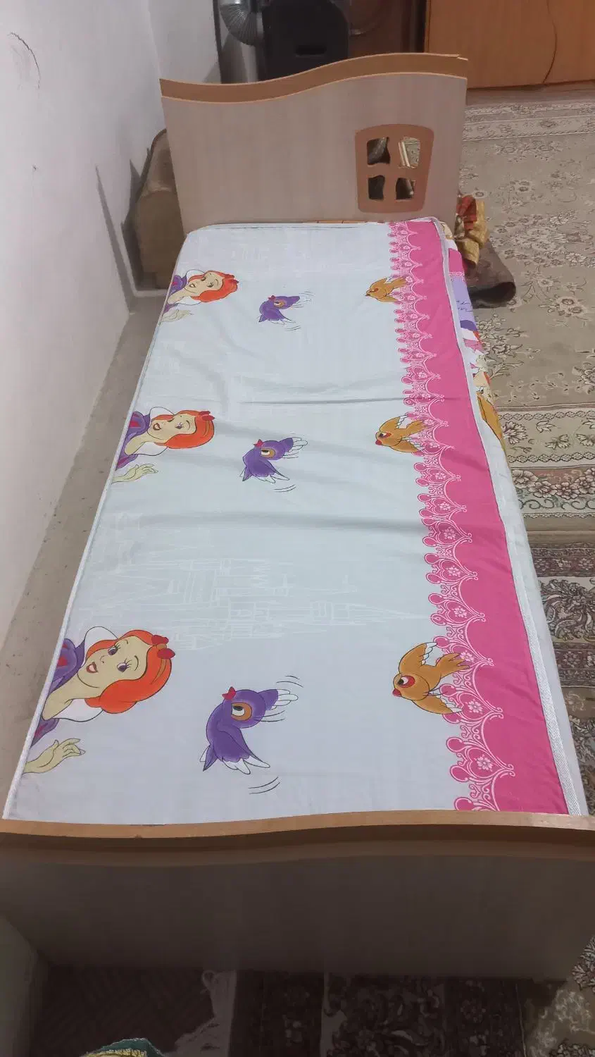 تخت یک نفره( نوجوان) همراه با خوشخواب|تخت و سرویس خواب|خمینیشهر, |دیوار