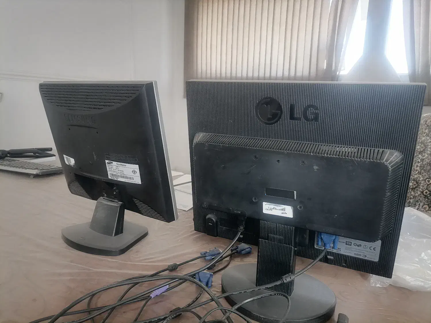 مانیتور 17 اینچ کاملاً سالم با کیفیت تصویر بالا|قطعات و لوازم جانبی رایانه|کرمان, |دیوار