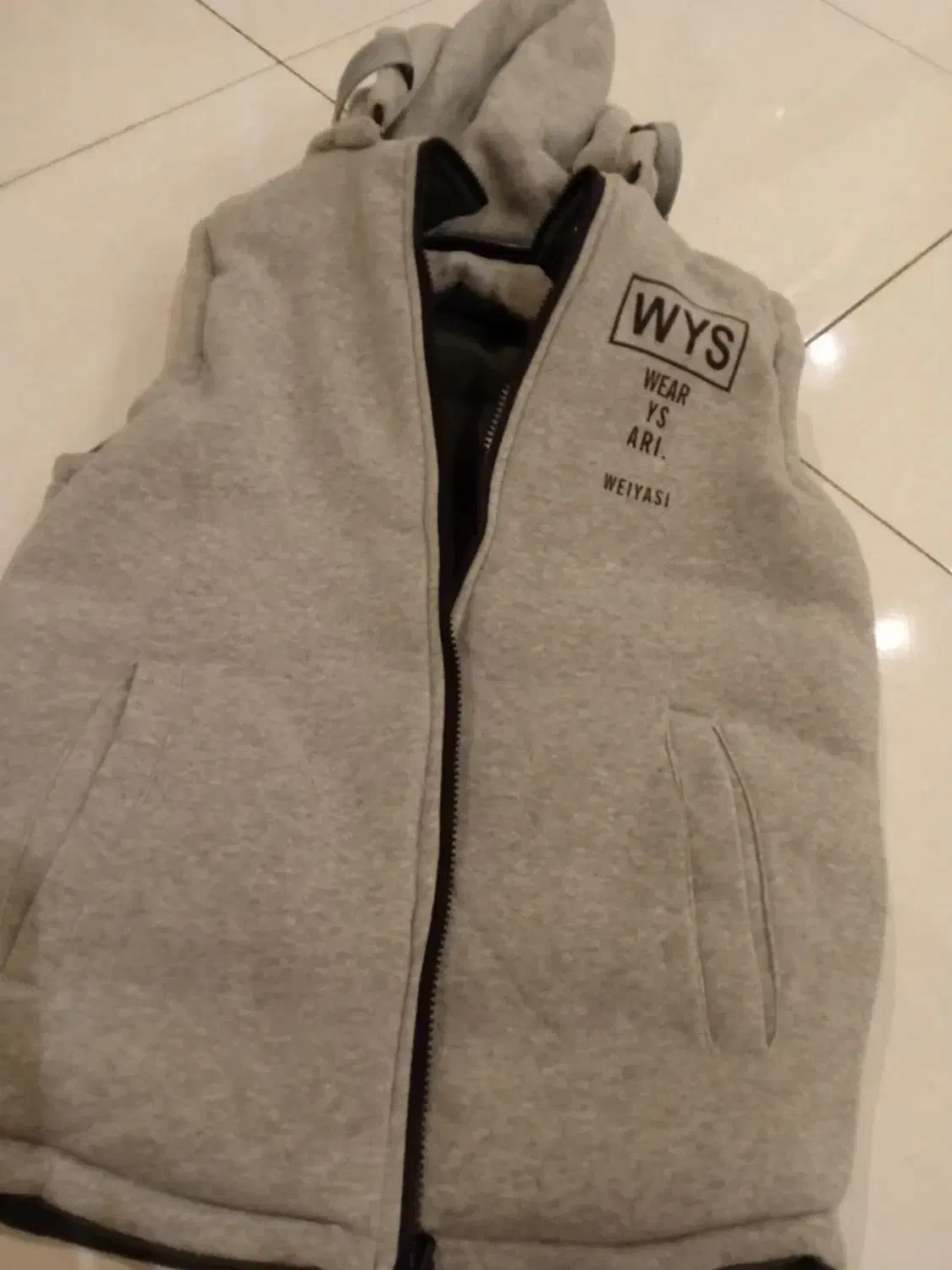 پافر پسرانه|لباس|فردیس, منظریه|دیوار