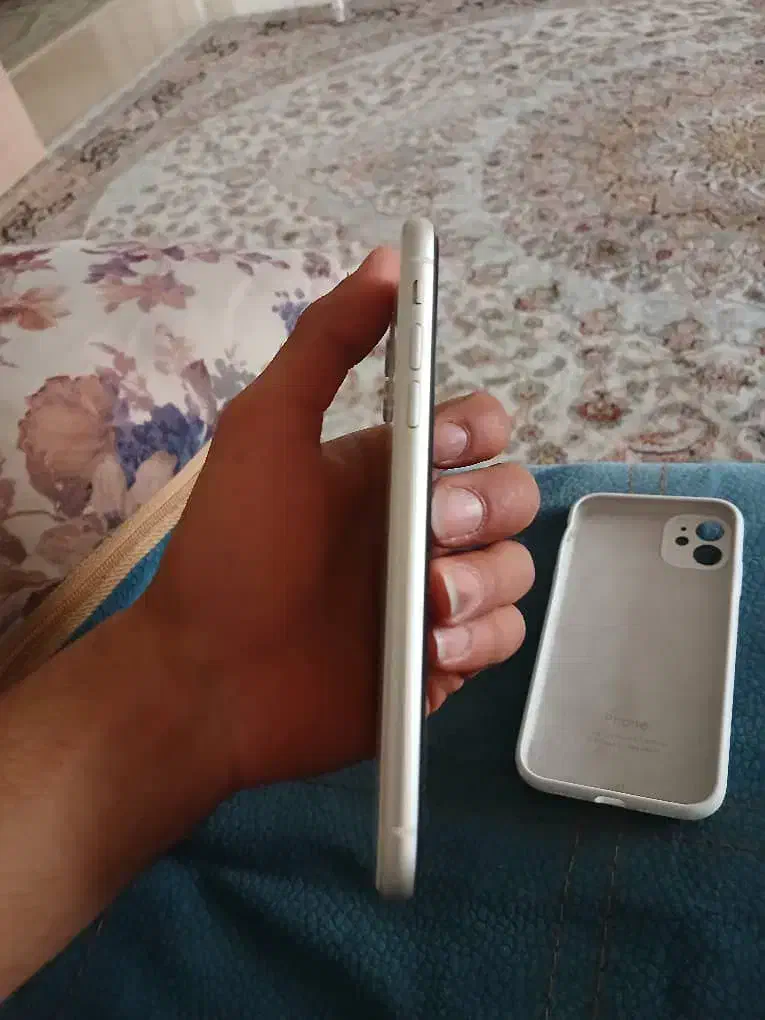 آیفون ۱۱ نرمال استثنایی|موبایل|اصفهان, هفتون|دیوار