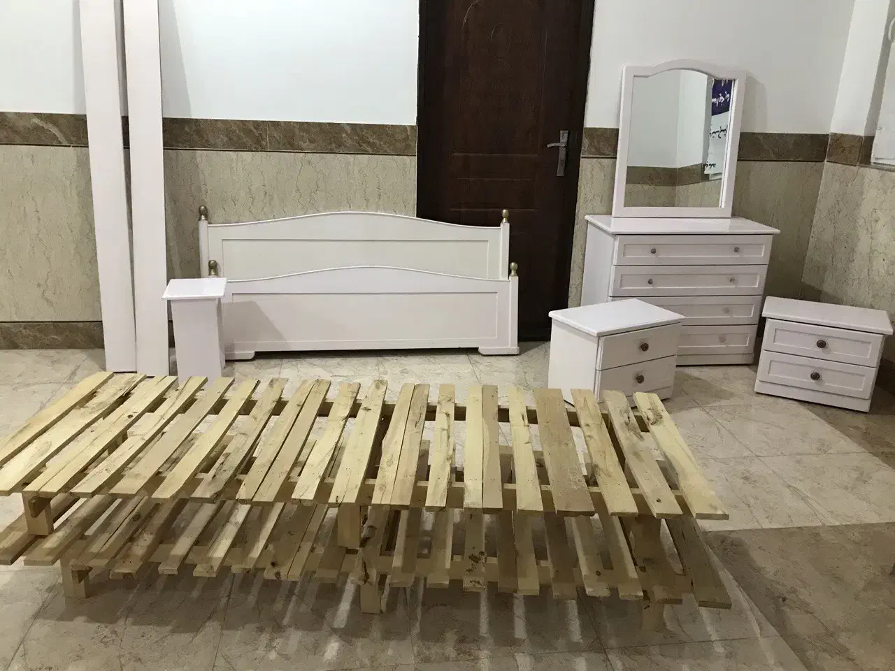 سرویس خواب دو نفره|تخت و سرویس خواب|زنجان, |دیوار