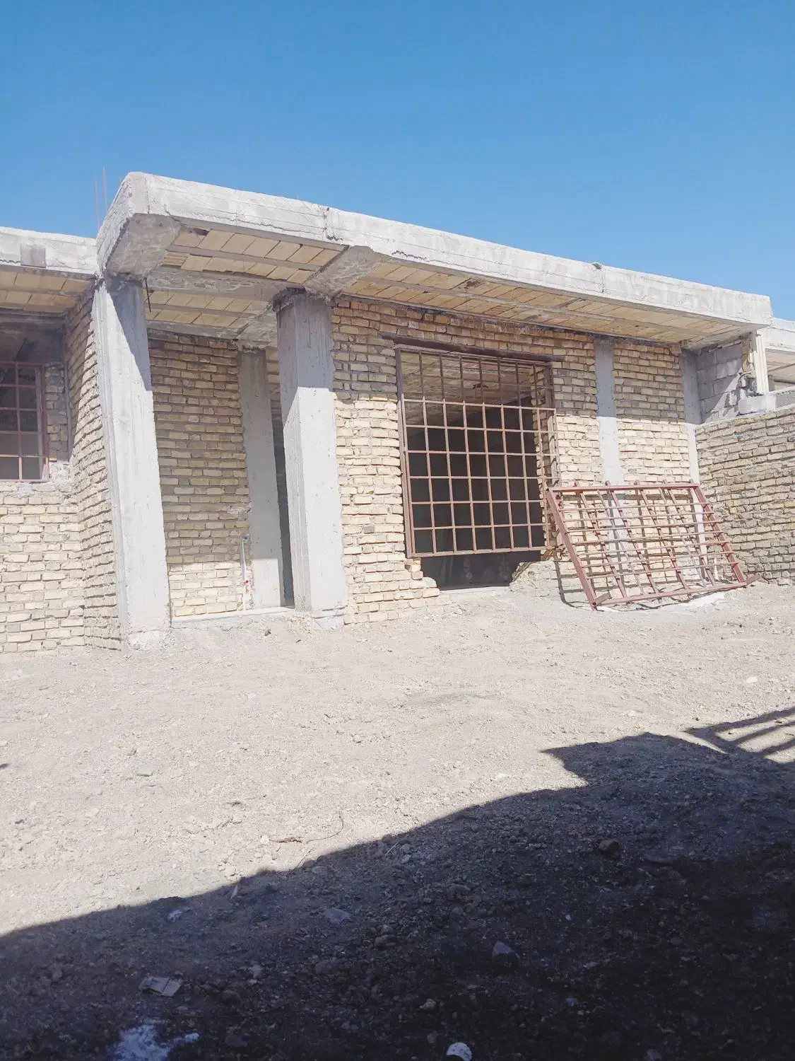 خانه فروشی ۲ خواب / سند تک برگ درب به حیاط|فروش خانه و ویلا|بافت, |دیوار