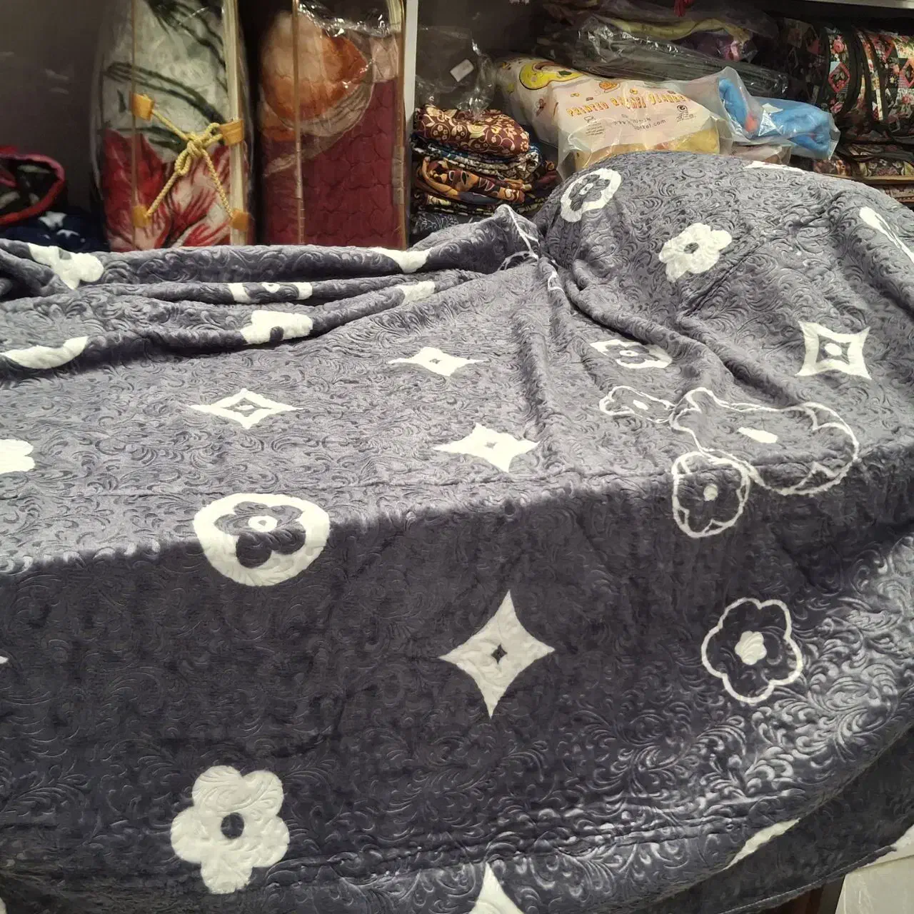 پتوی رونیکس پتوی چهار فصل (یدالهی)|رختخواب، بالش، پتو|سمنان, |دیوار