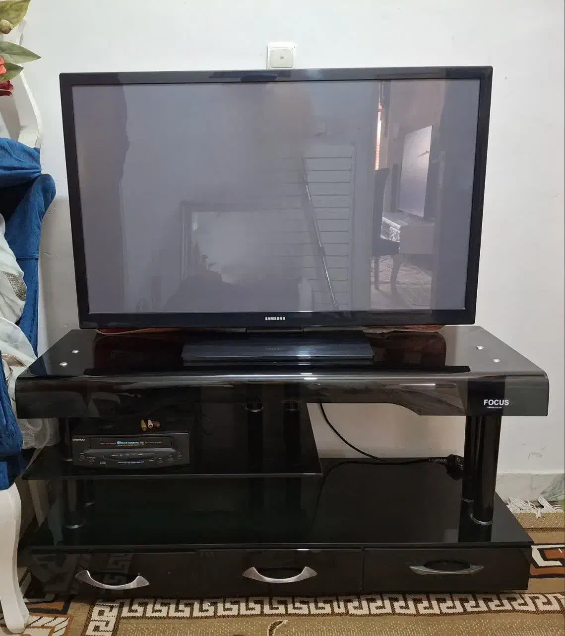 تلوزیون ۴۳ این سامسونگ .|تلویزیون و پروژکتور|هشتگرد, شهرک بعثت|دیوار