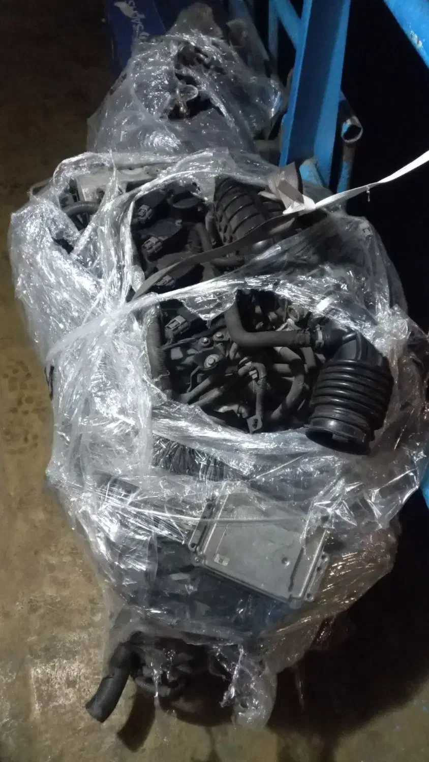 موتور و گیربکس نیسان ۴ سیلندر|قطعات یدکی و لوازم جانبی|کیش, |دیوار