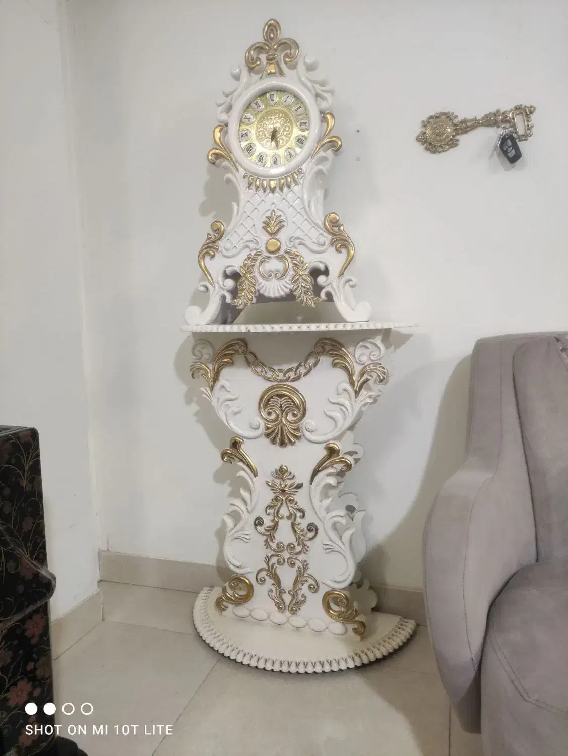 کنسول قاب اینه. گنجه. ساعت و میزش همگی ست همدیگه|بوفه، ویترین، کنسول|شاندیز, |دیوار