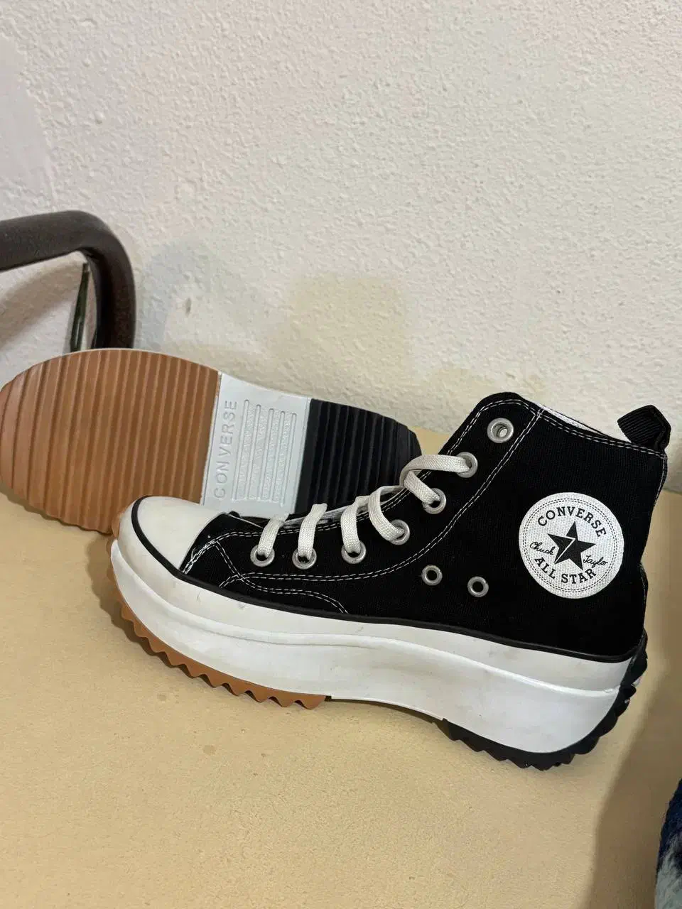 کفش|کیف، کفش، کمربند|سیرجان, |دیوار